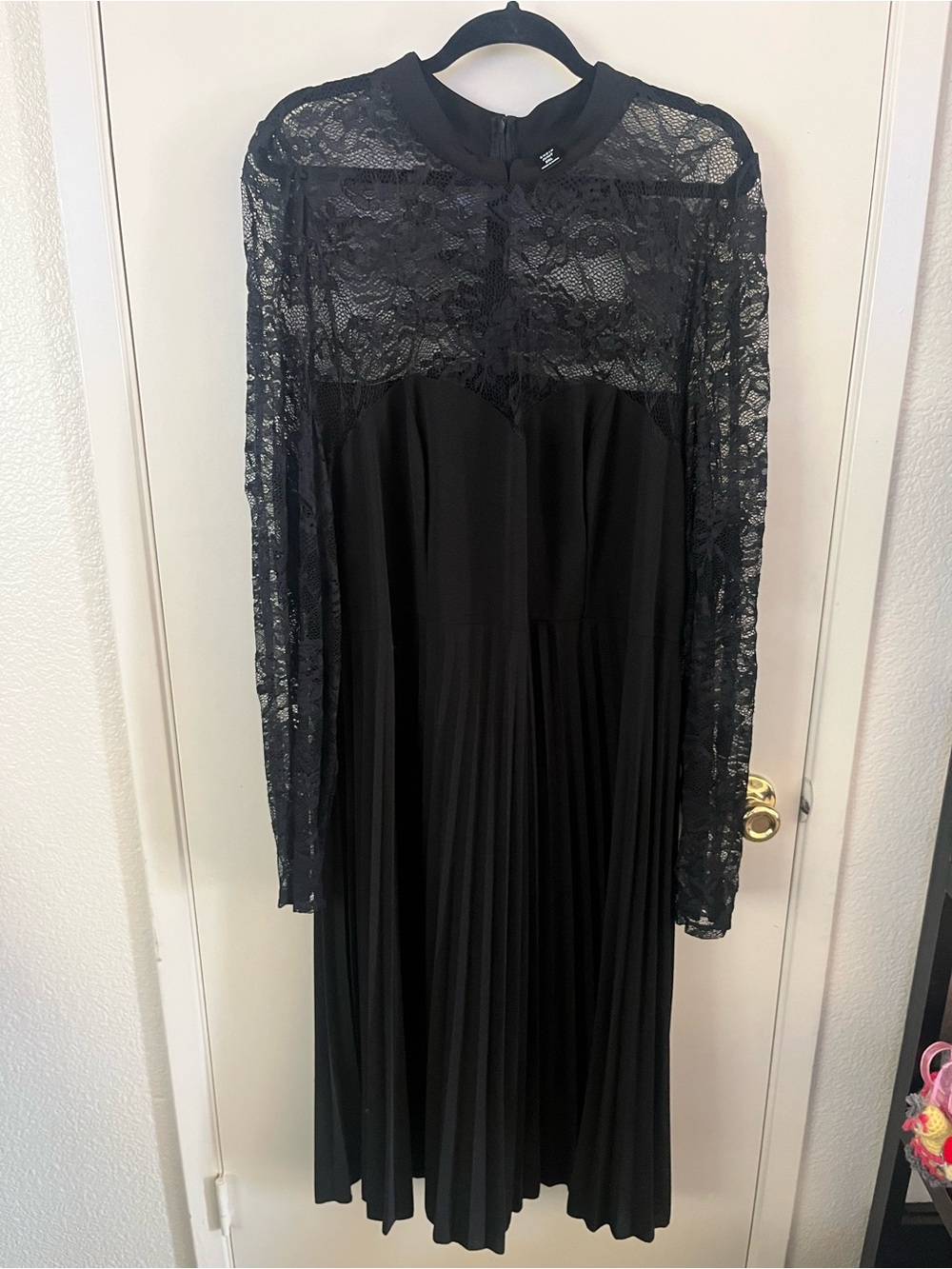 SHEIN Black Lace Long Sleeve Pleated Midi Dress
